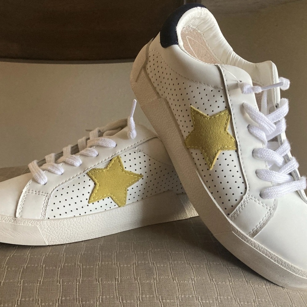 Vintage Havana White Sneakers with Gold Star